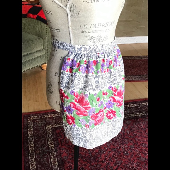 Vintage 1950’s Floral & Geometric Half Apron Holidays / Trad Wife / Grandkids - Picture 3 of 7